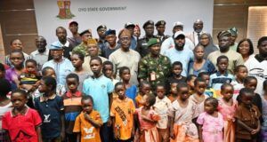 Makinde To Oriire Abductees: We’ll Support You Through This Trying Period Governor Seyi Makinde with the Oriire abductees and others...