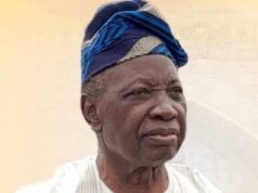 Olugbon Joins Others To Celebrate Dr. Saka Balogun At 90