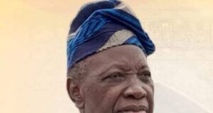Olugbon Joins Others To Celebrate Dr. Saka Balogun At 90