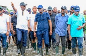 Lagos Floods: Sanwo-Olu Visits Affected Communities, Makes Promises Governor Babajide Sanwo-Olu and others during the visit to the flooded communities in Lagos State...