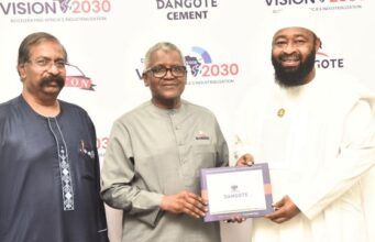 Again, Dangote Outpaces US, Emerges Europe’s Biggest Jet Fuel Supplier L-R: Group Vice President, Oil & Gas, Dangote Industries Limited; Devakumar Edwin; President/CE, Dangote Industries Limited, Aliko Dangote; Niger State Governor Mohammed Umar Bago; During the Niger State Governor Visit to Dangote Petroleum Refinery and Petrochemicals, Fertiliser Plant, Lekki Lagos on Wednesday 29th July 2026…