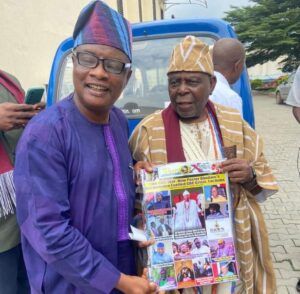 Chief Ifayemi Elebuibon with PMParrot's Olayinka Agboola...