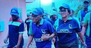 Fitness Drive: Obasanjo Leads Ogun Senior Citizens On 2.5km Walk In Abeokuta ...former President Olusegun Obasanjo, middle, with others during the walk...