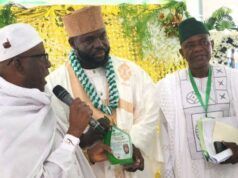 Ansar-Ud-Deen Society Honours Hassan Giwa, With Award Of Excellence