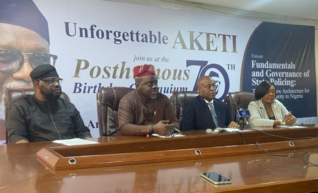 Oluwarotimi Akeredolu event 2 (2) L-R: DAWN Commission's Prince Adeleke Adedoyin, Dr Seye Oyeleye, Mr Taiwo Adewole and Mrs Naomi Olabode...at the event...