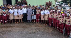 Oyo Govt. Unveils 250 GZI-Donated Uniforms For Environmental Sweepers
