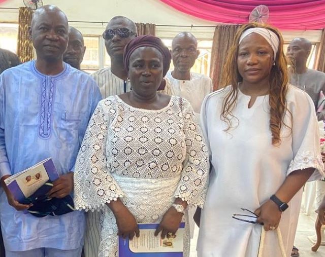 w12 (2) L-R: Dr Wasiu Ayobami Lam-Adesina, the widow, Mrs Deborah Adefunke Abisoye and the daughter, Mrs Olateju Ademiluyi...and others...