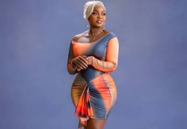 Eniola Badmus (2) Eniola Badmus